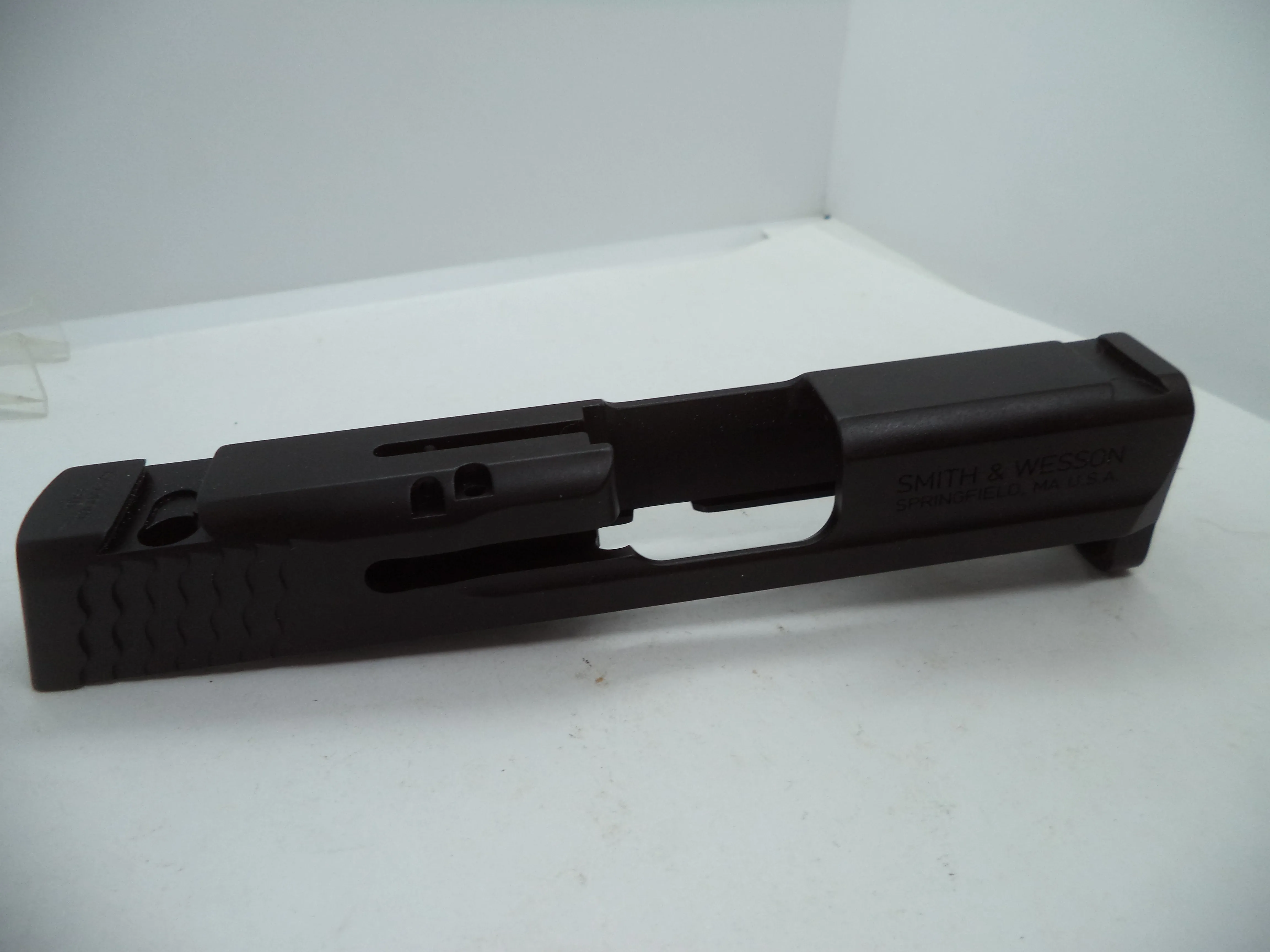 423720000 Smith & Wesson Pistol M&P Shield Slide, Black, TLCI, 9MM