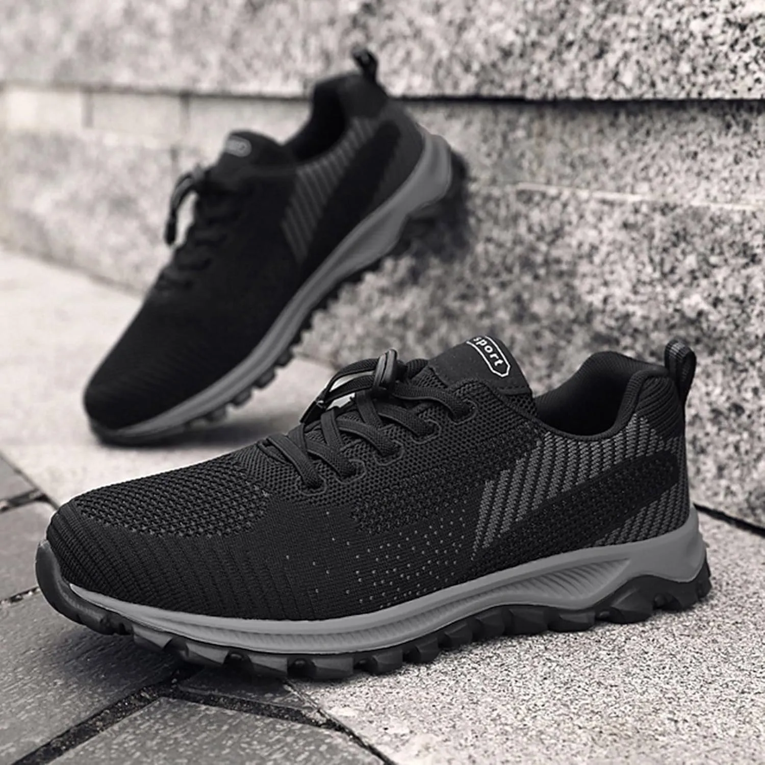 Fashion Summer and Casual Men Sports Shoes Non Slip Mesh Breathable Solid Color Comfortable Sneaker for Men