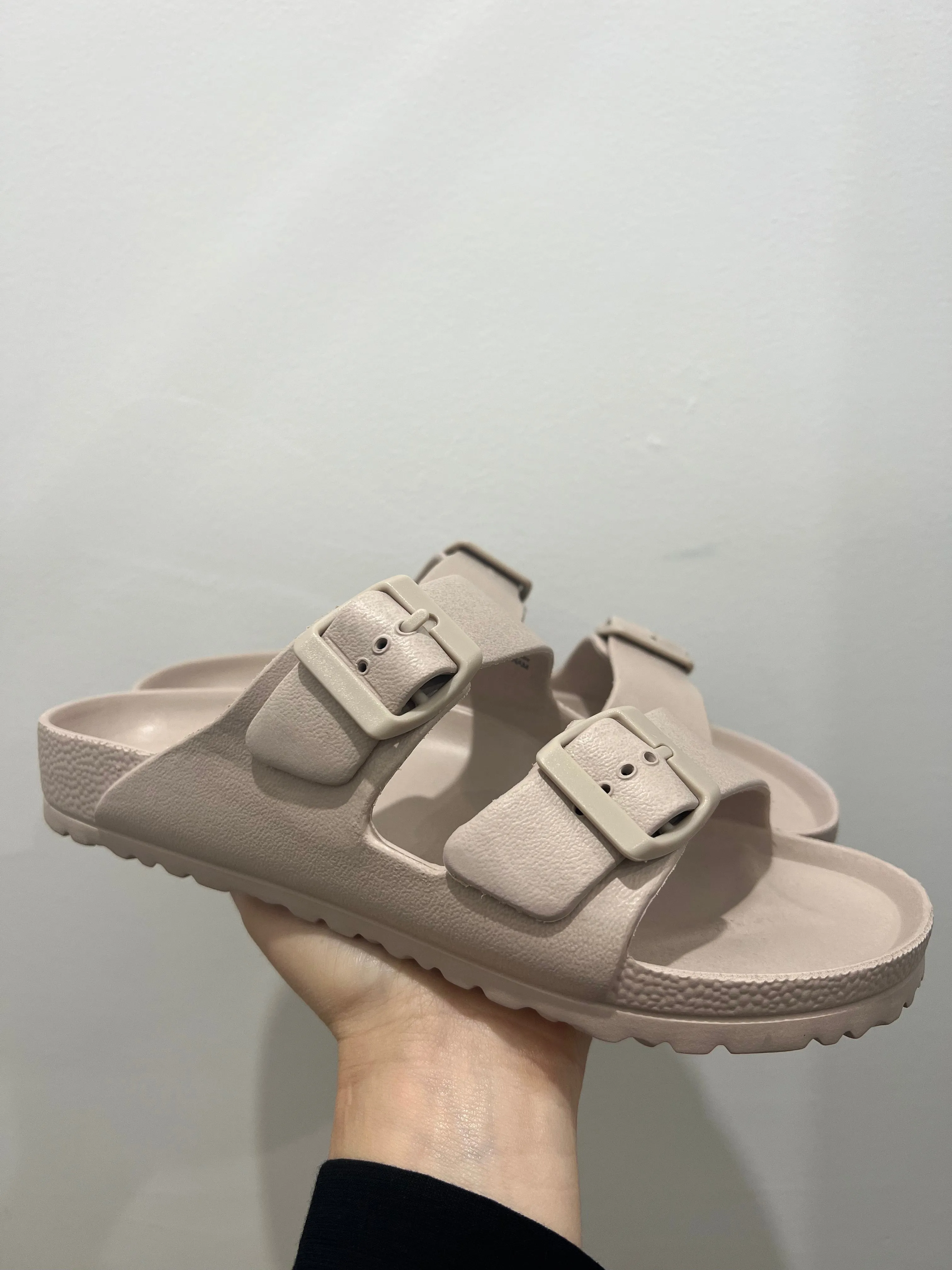 Human 'Ripe' Slide - Cool Grey