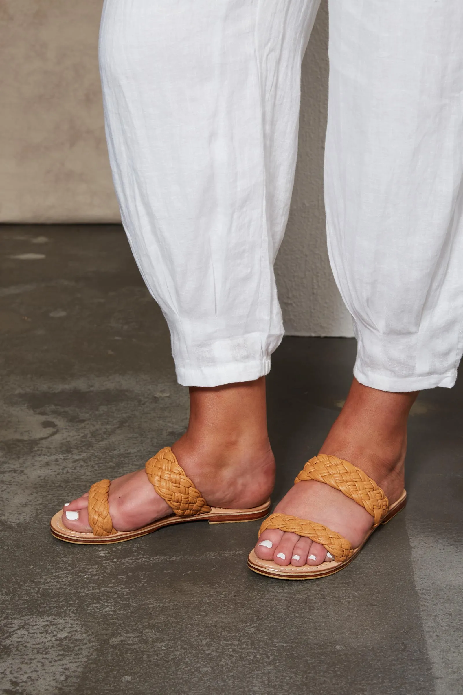 Lotus Slide - Tan