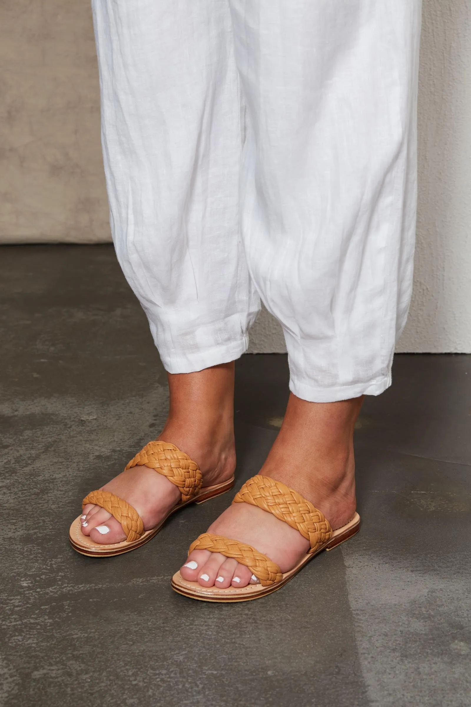 Lotus Slide - Tan