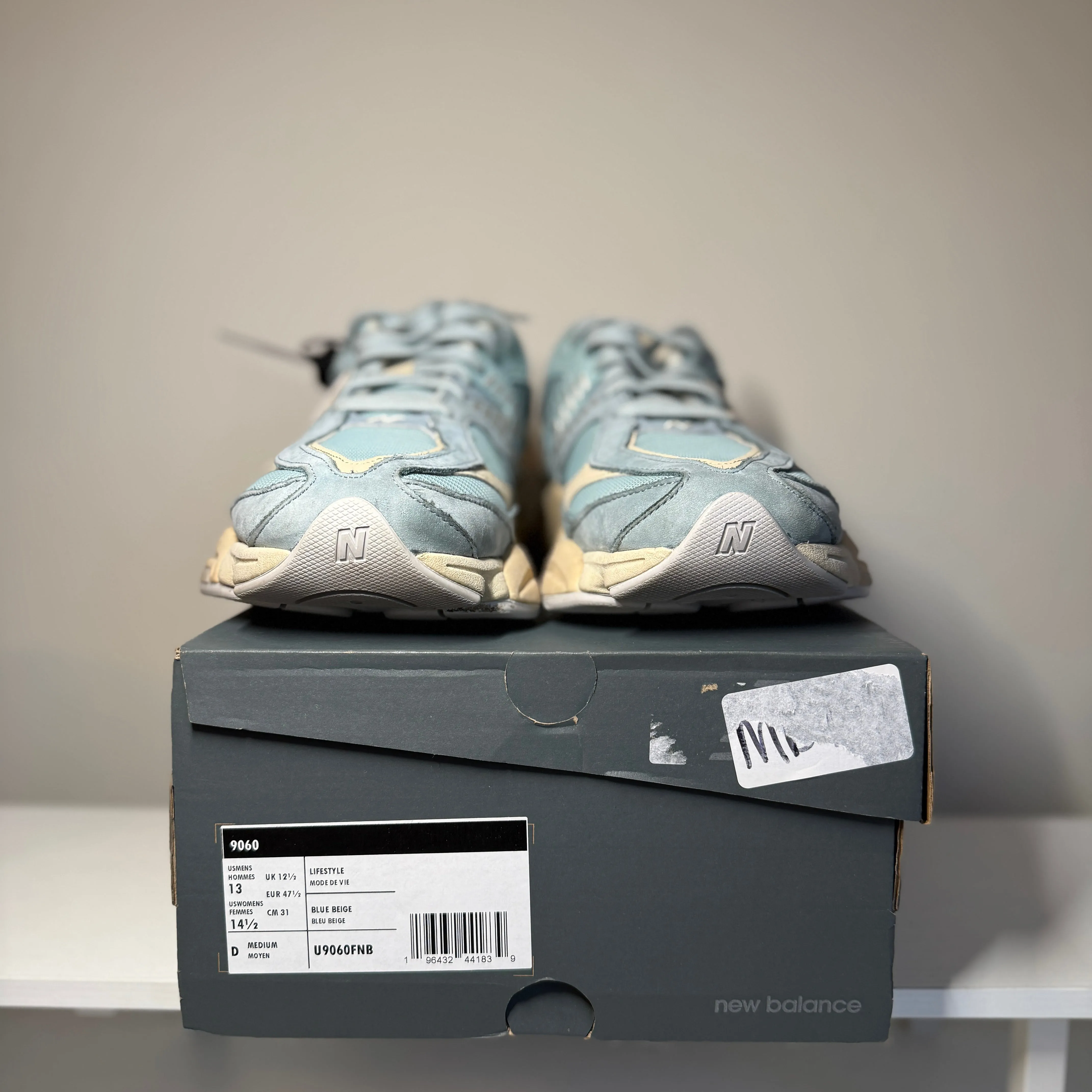 New Balance 9060 Blue Haze *pre-owned* (SIZE 13)