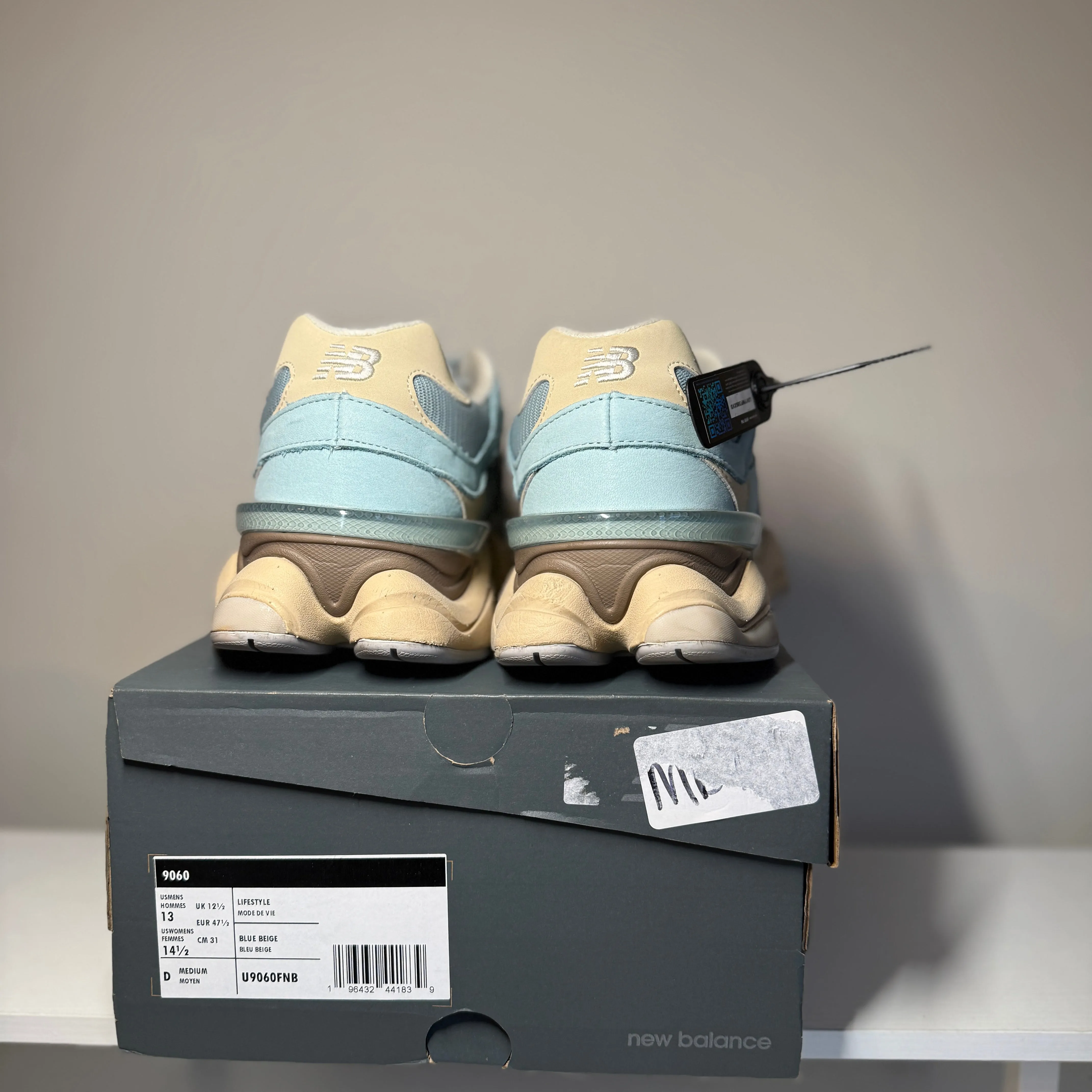 New Balance 9060 Blue Haze *pre-owned* (SIZE 13)