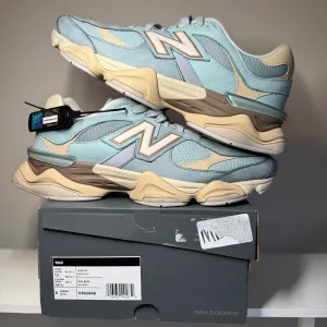 New Balance 9060 Blue Haze *pre-owned* (SIZE 13)