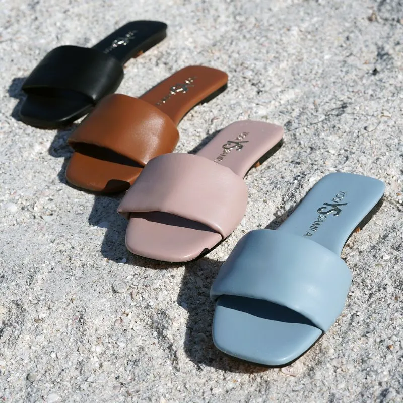 Renee Slide in Black